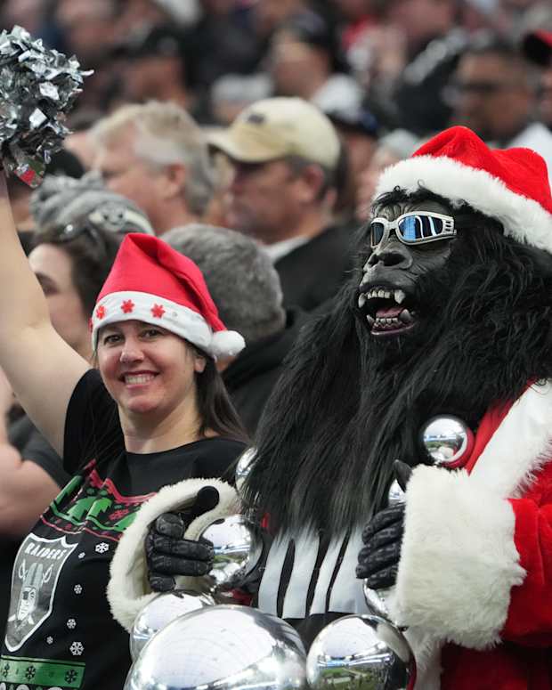 Christmas Raider Nation
